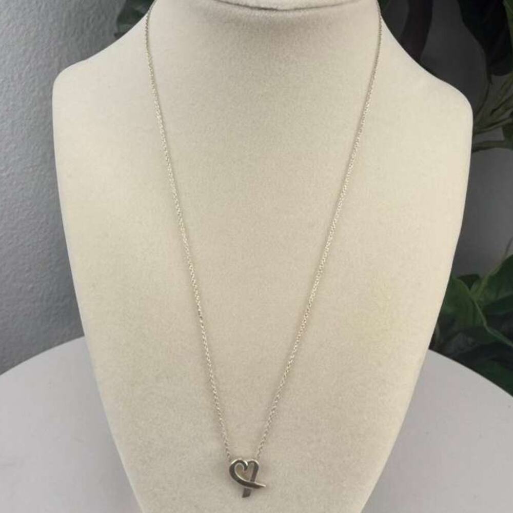 💎✨Authentic Tiffany & Co. Paloma Picasso Kiss Sterling Silver Necklace.